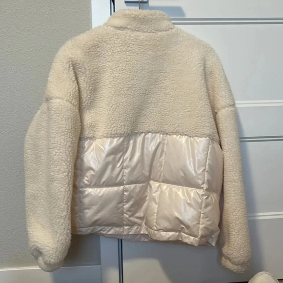 Fabletics Nelly Mixed Cozy Cream Sherpa 1/2 Zip Pullover Size Small - Picture 12 of 12